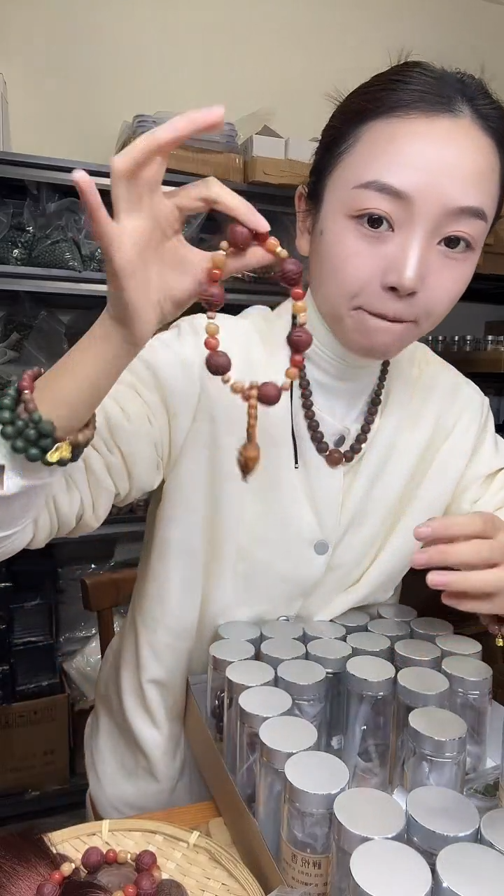 泥塑将军媚1.7字珠手串