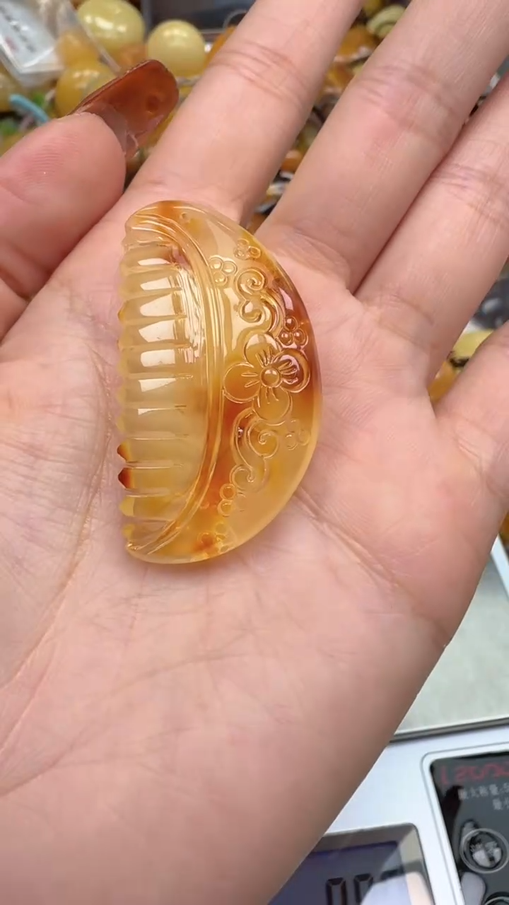 裸石琥珀未镶嵌如图