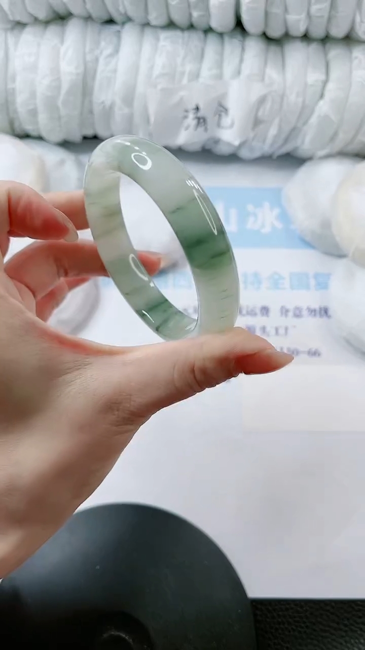 【闪购商品】石英质玉手镯未镶嵌多样性发货L171