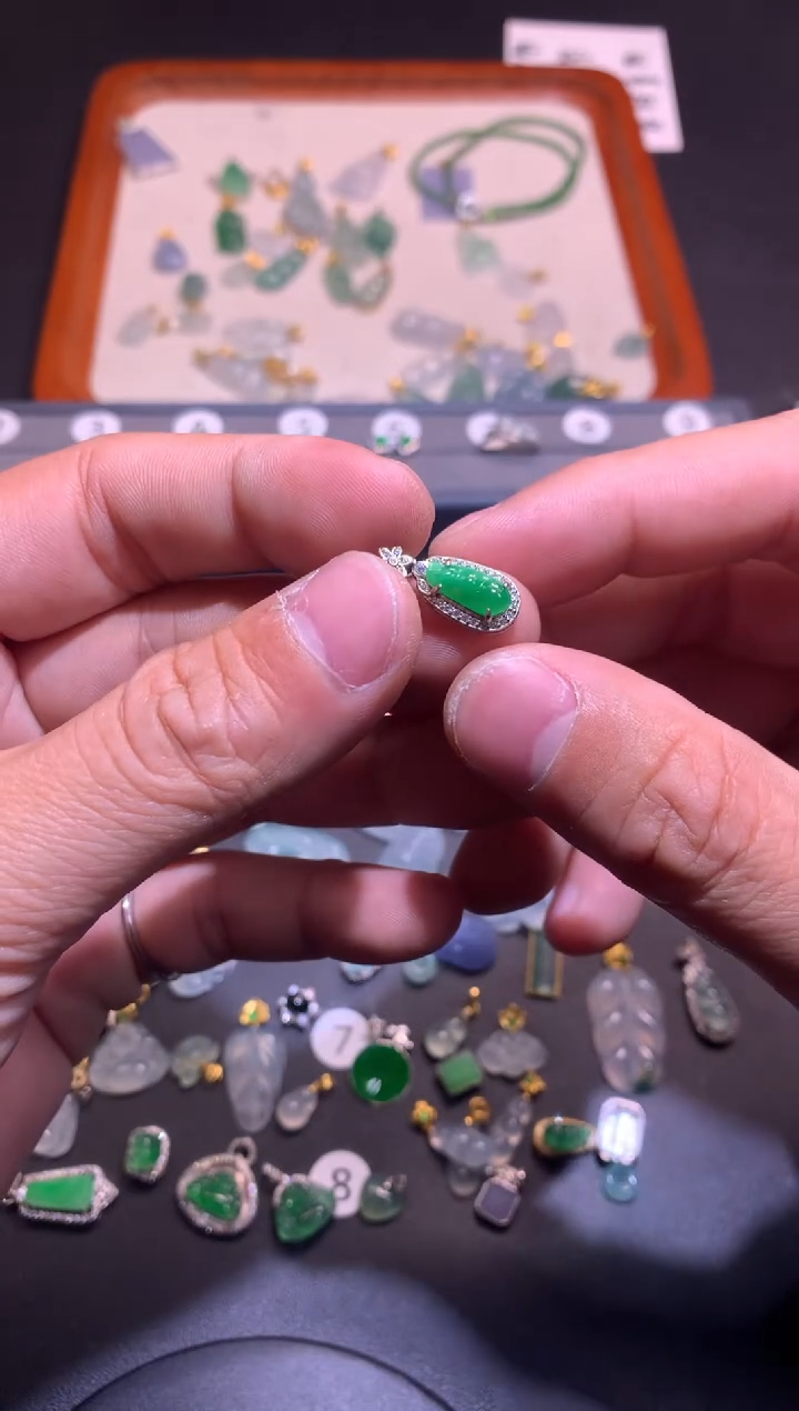 【闪购商品】翡翠吊坠(不含链)银S925镶嵌1