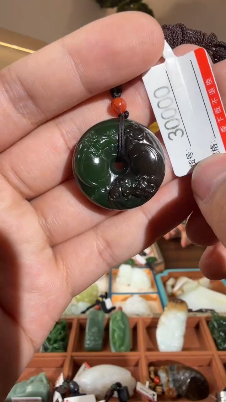 颈饰未镶嵌和田玉1