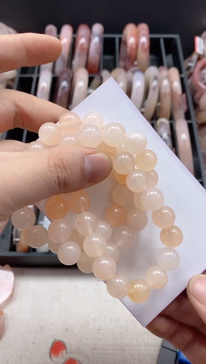 【闪购商品】石英质玉手镯未镶嵌拍一发一多样性发货