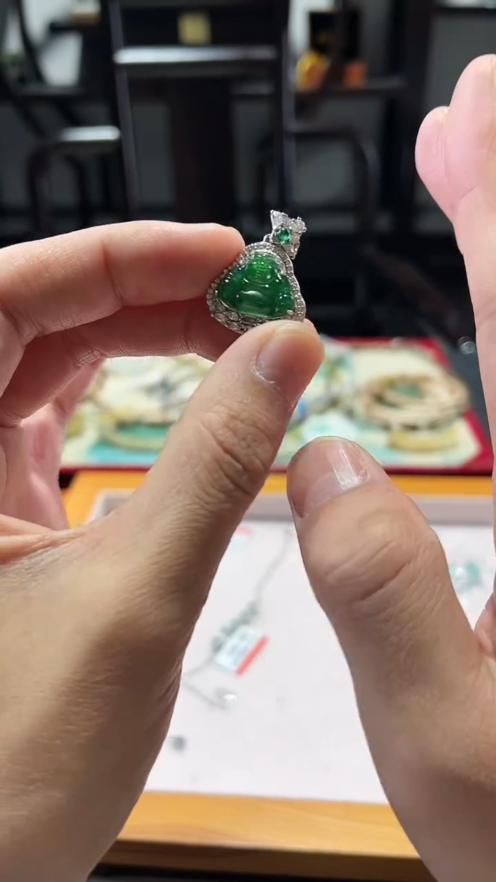 颈饰未镶嵌翡翠翡翠佛公吊坠