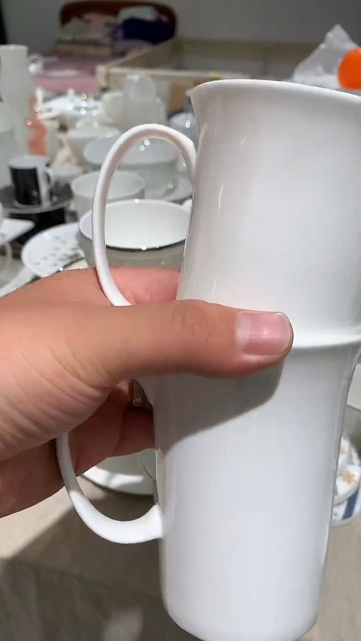 2个杯子隆达骨质瓷