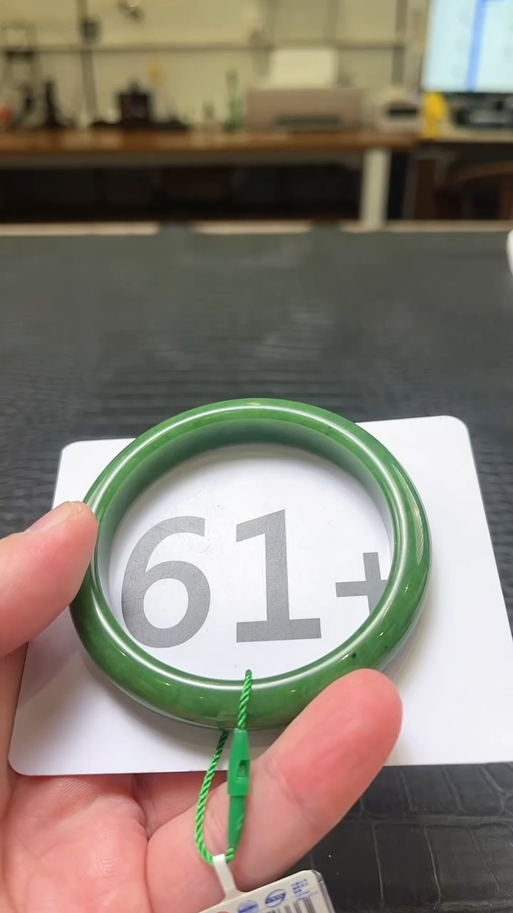 【闪购商品】和田玉碧玉手镯61.6未镶嵌一个