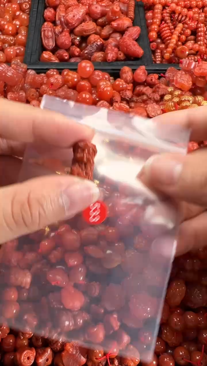【闪购商品】南红玛瑙颈饰未镶嵌1