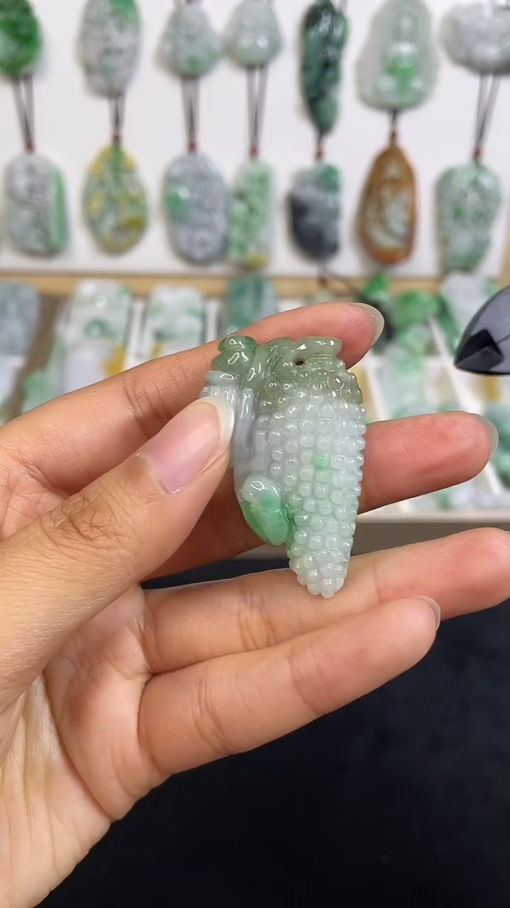 颈饰未镶嵌翡翠1