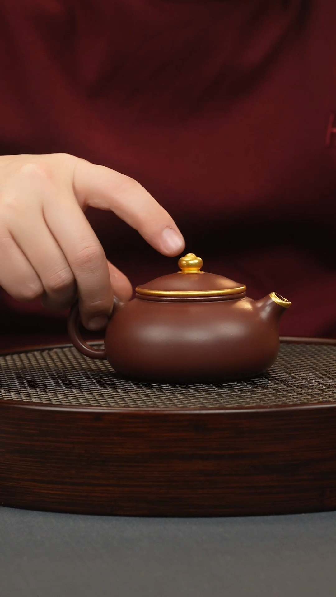 【闪购商品】紫砂茶壶紫泥描金寒江