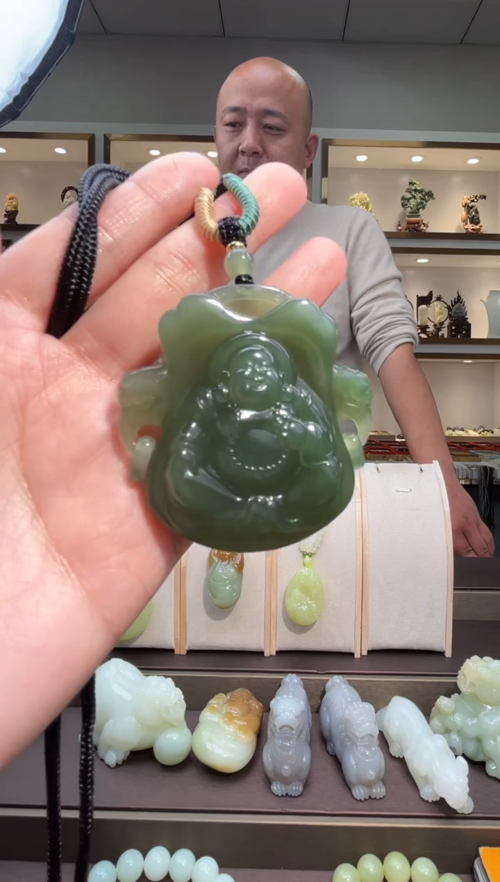 颈饰未镶嵌和田玉苏