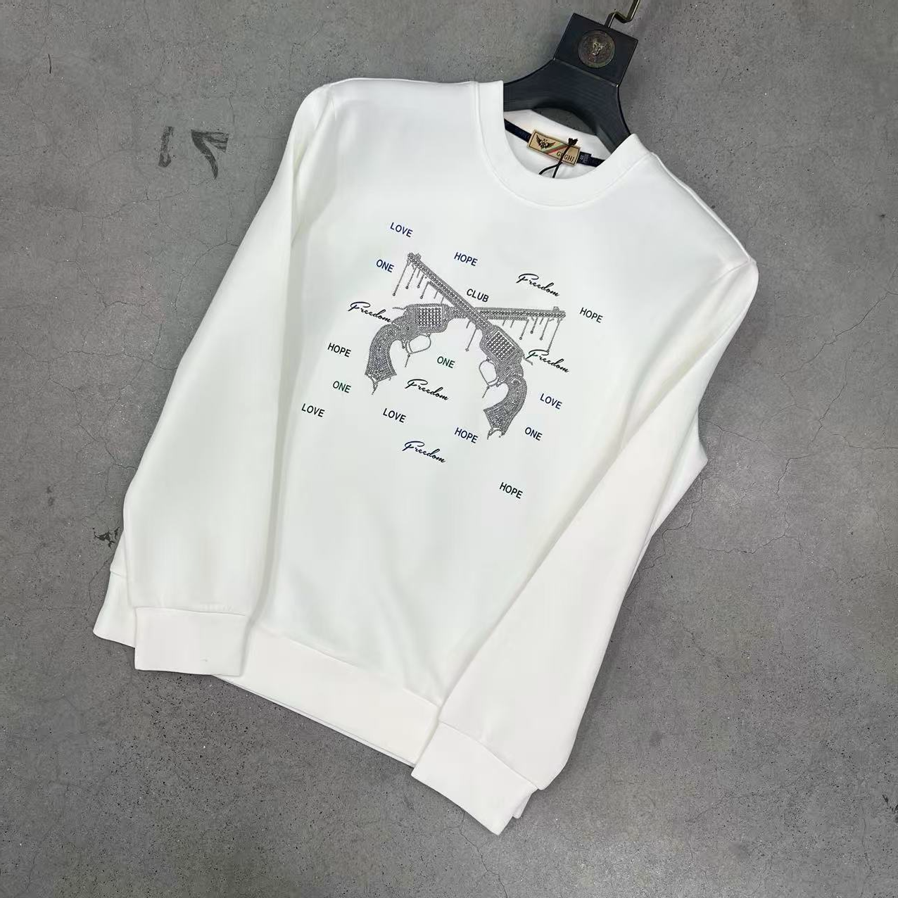 【雅痞专属】男士秋冬休闲高品质百搭烫钻印花卫衣9060