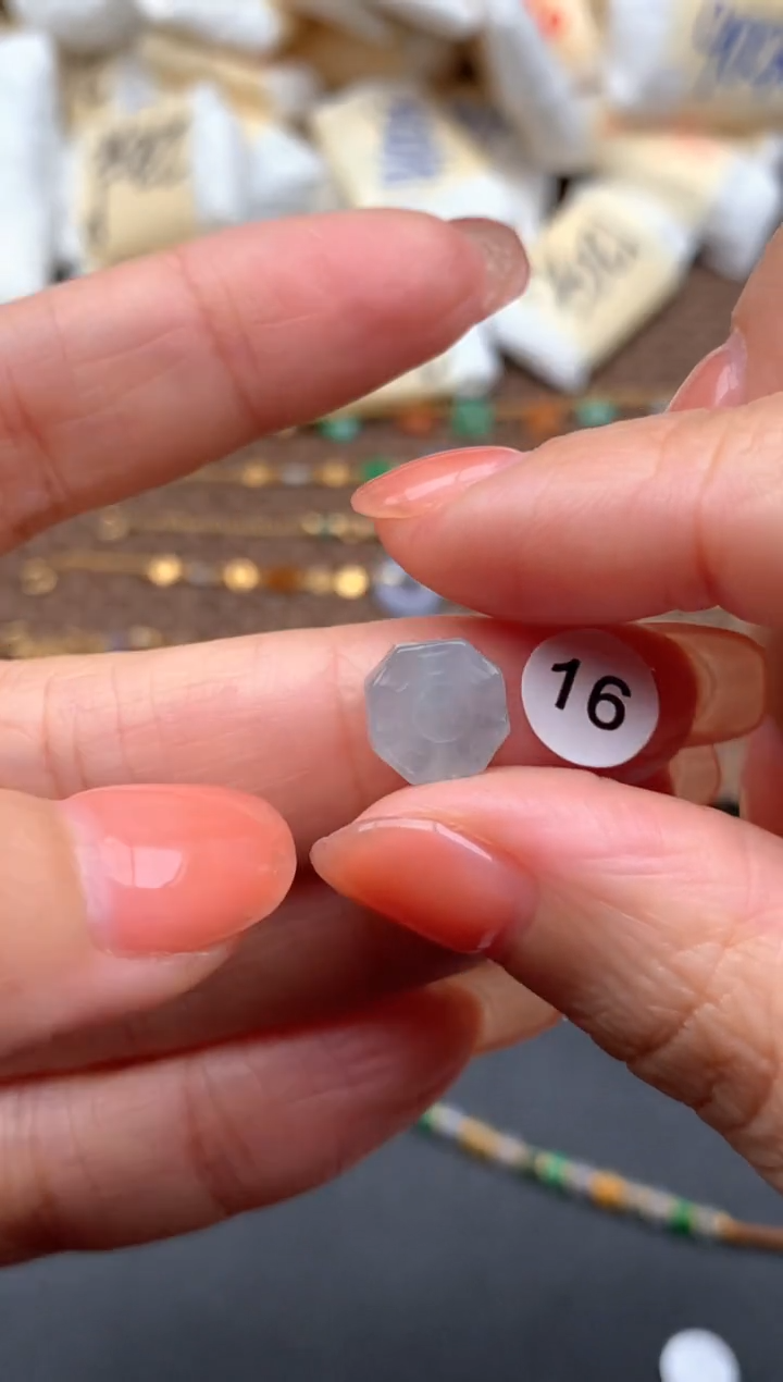 未镶嵌挂件翡翠1