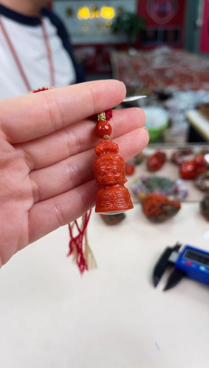 未镶嵌雕刻吊坠南红玛瑙（多样式发其一）