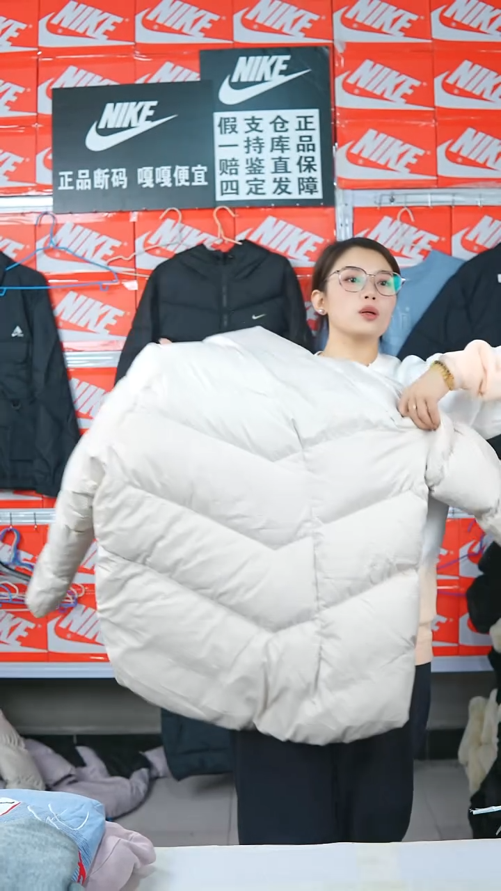 A 3856闪购编码Nike/Jordan运动衣以直播间过款为准尺码XL