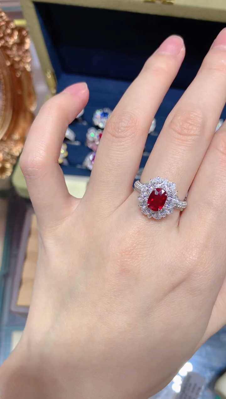 【闪购商品】红宝石戒指18K金镶嵌1.09CT  无烧鸽血红