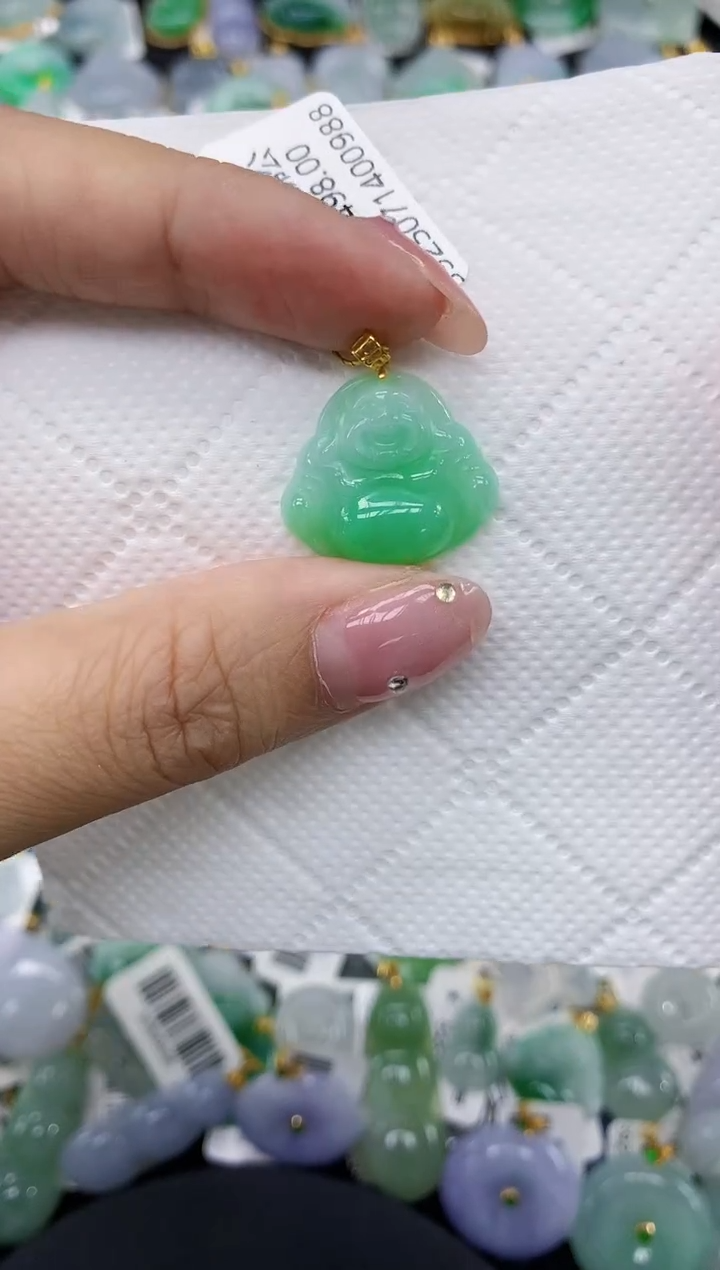 翡翠18K金镶嵌颈饰11111111111
