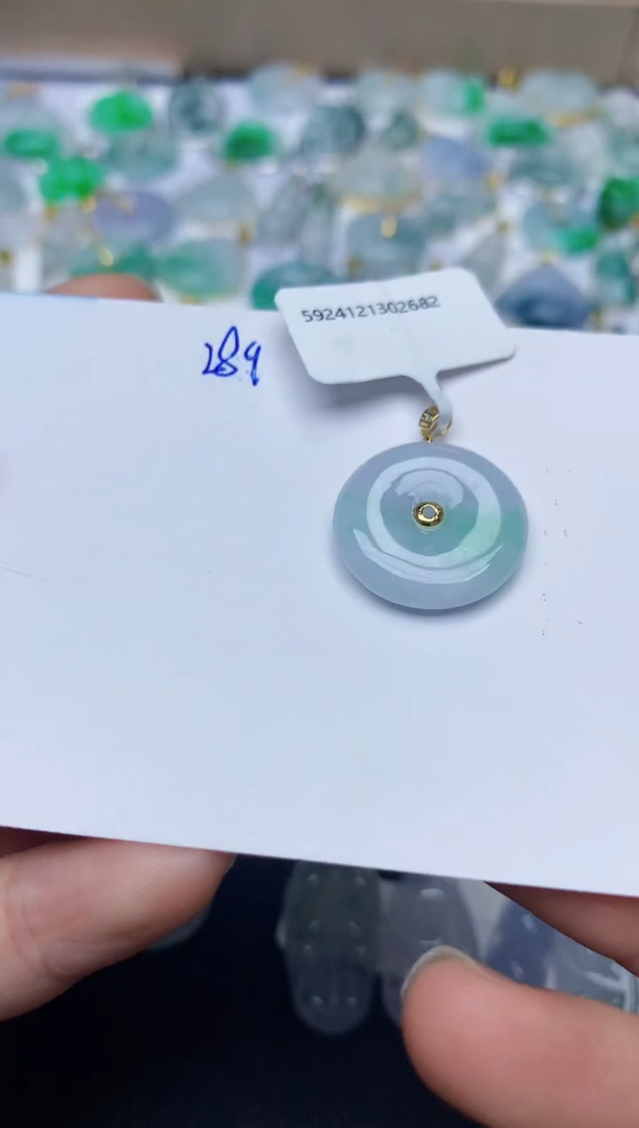 【闪购商品】翡翠颈饰18K金镶嵌天然翡翠A货   