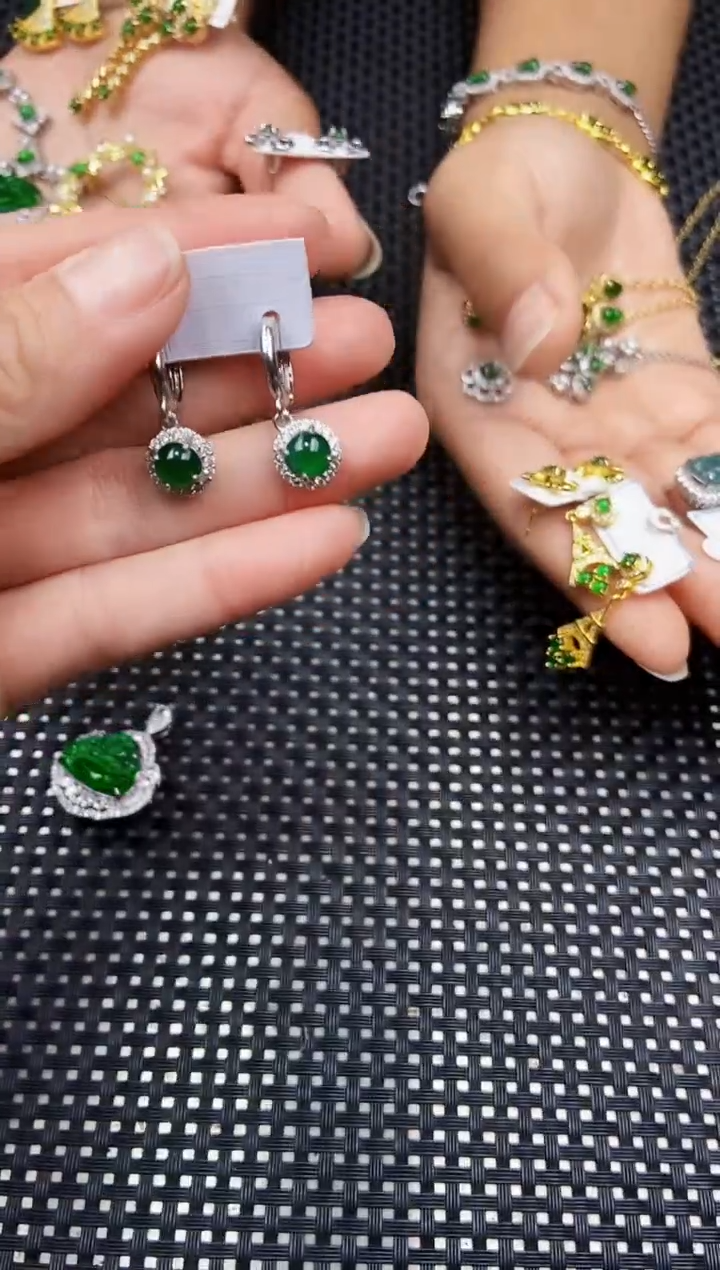 翡翠未镶嵌耳饰111111111