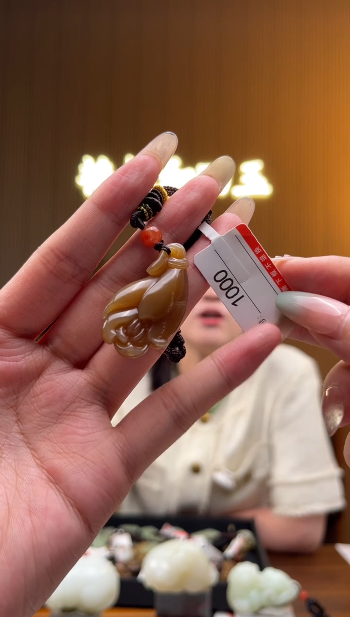 和田玉未镶嵌颈饰1