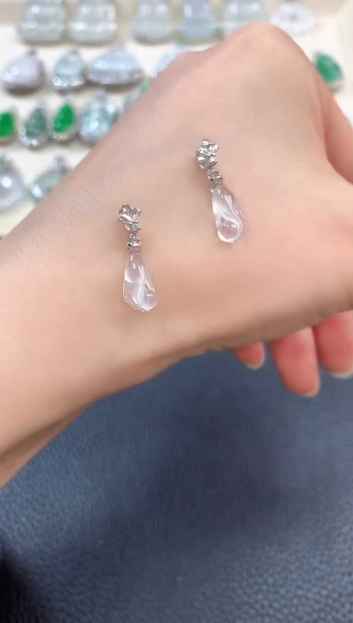 【闪购商品】翡翠吊坠(不含链)18K金镶嵌b30多样性一件发货