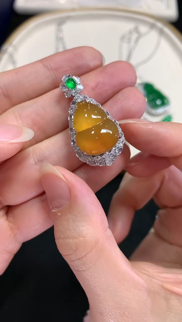 【闪购商品】翡翠吊坠(不含链)18K金镶嵌W150|35000