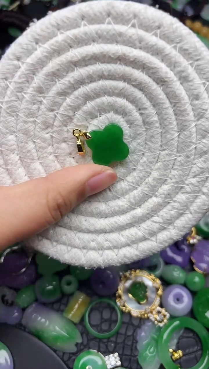 颈饰未镶嵌翡翠缅甸翡翠吊坠