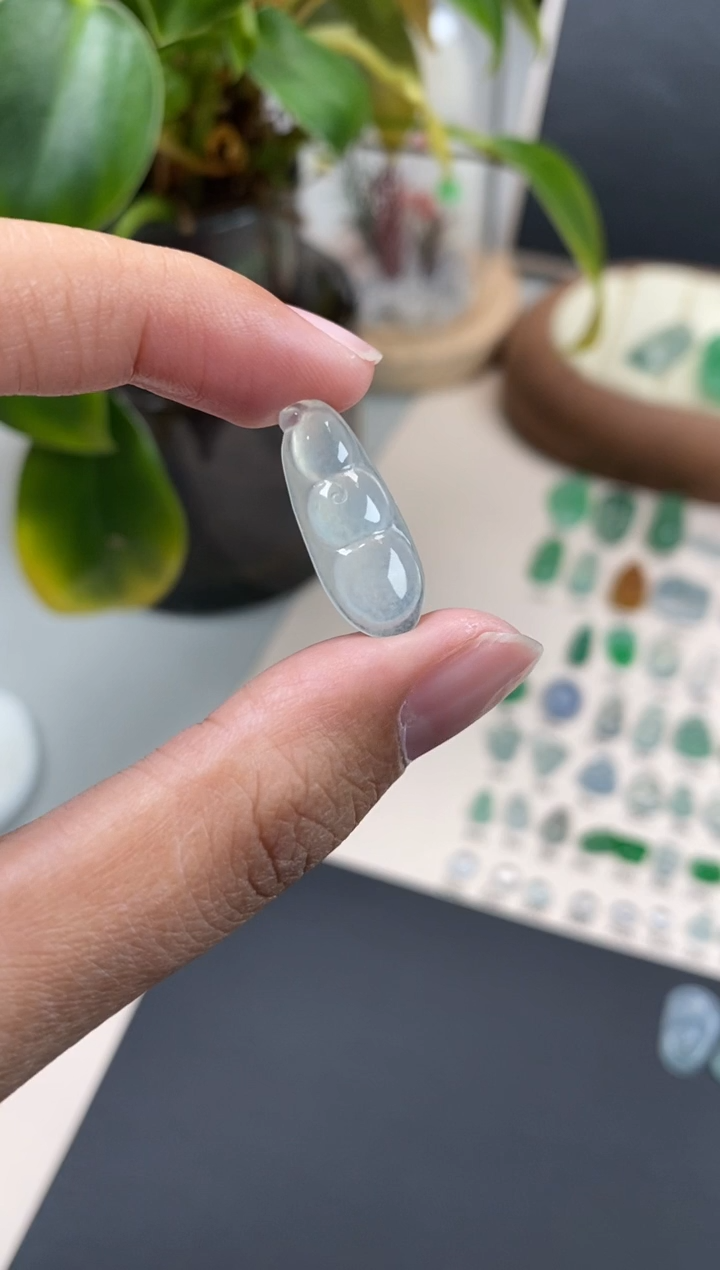 【闪购商品】翡翠颈饰未镶嵌翡翠冰种福豆