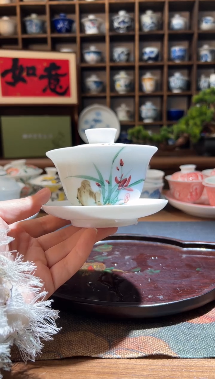 【闪购商品】五彩手绘兰花三才盖碗