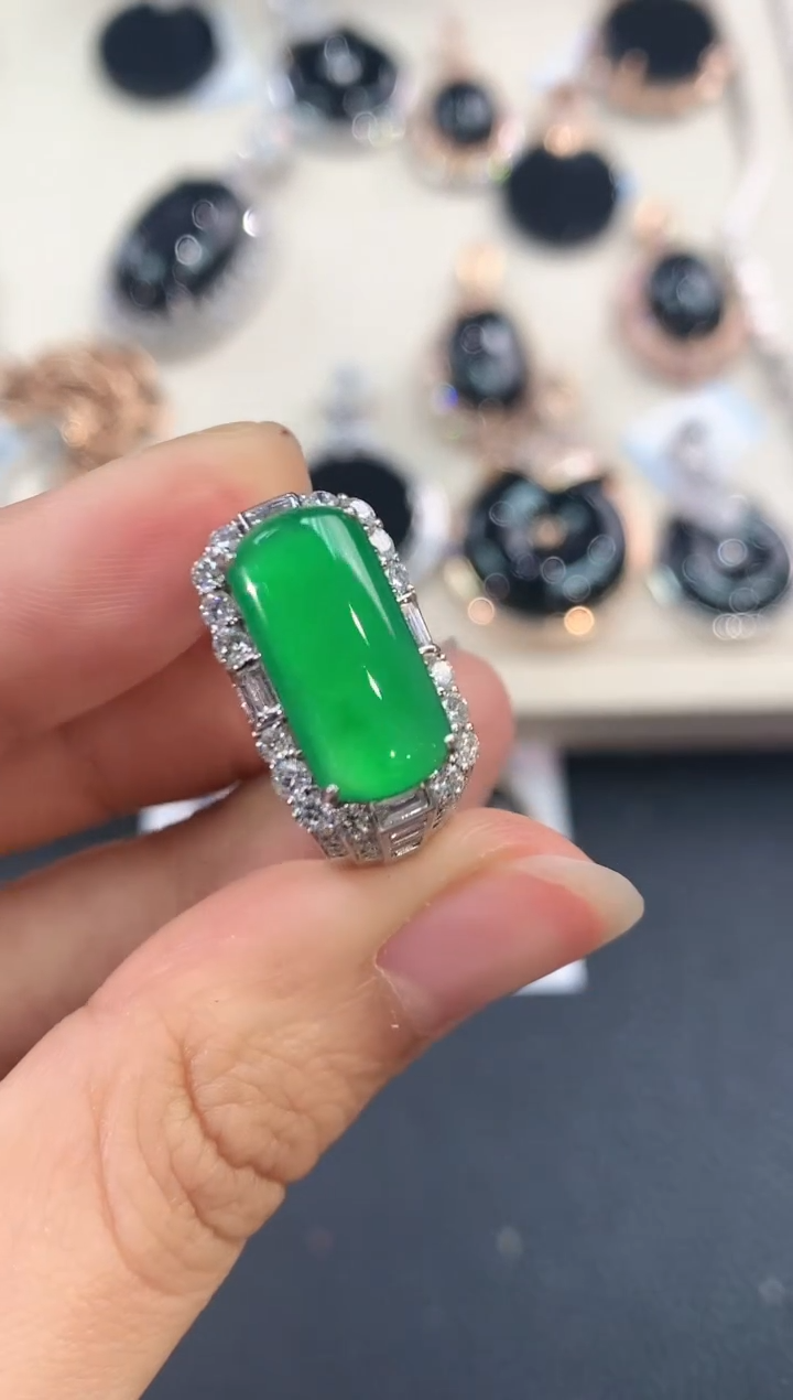 【闪购商品】翡翠戒指18K金镶嵌D91             