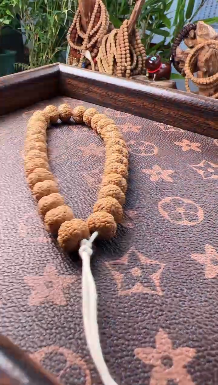 金刚菩提手串定制级四瓣龙鳞手持10mm左右