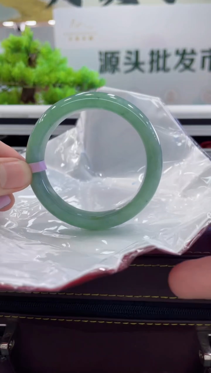 【闪购商品】翡翠手镯未镶嵌手镯