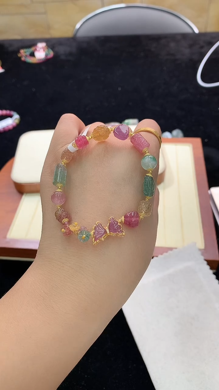 18K金镶嵌手链碧玺独家设计款多样性发其一