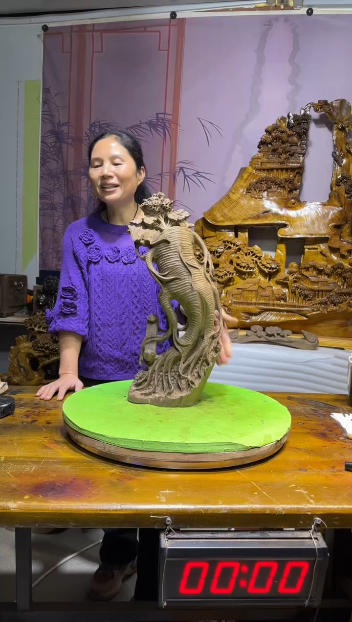 金丝楠乐*烟金丝楠木雕刻摆件