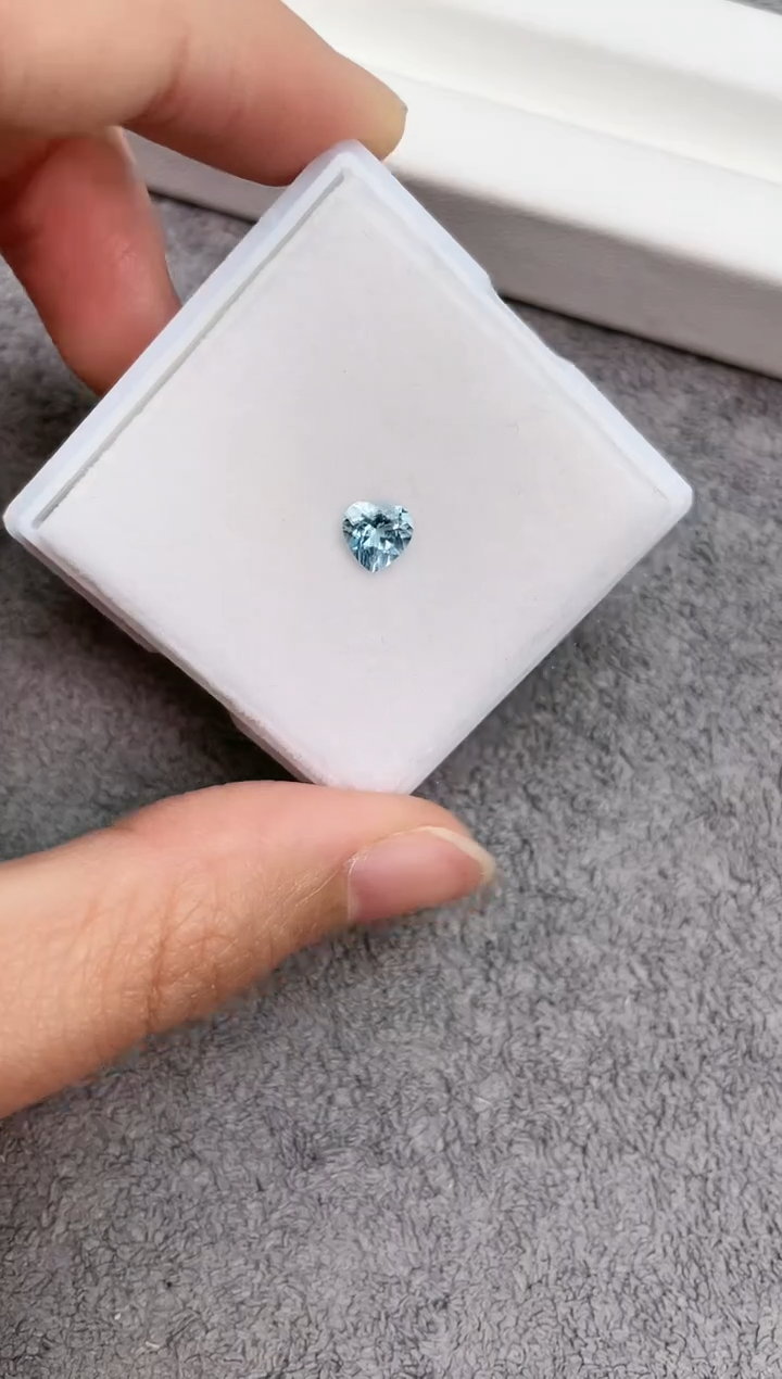 【闪购商品】海蓝宝石裸石未镶嵌0.55克拉