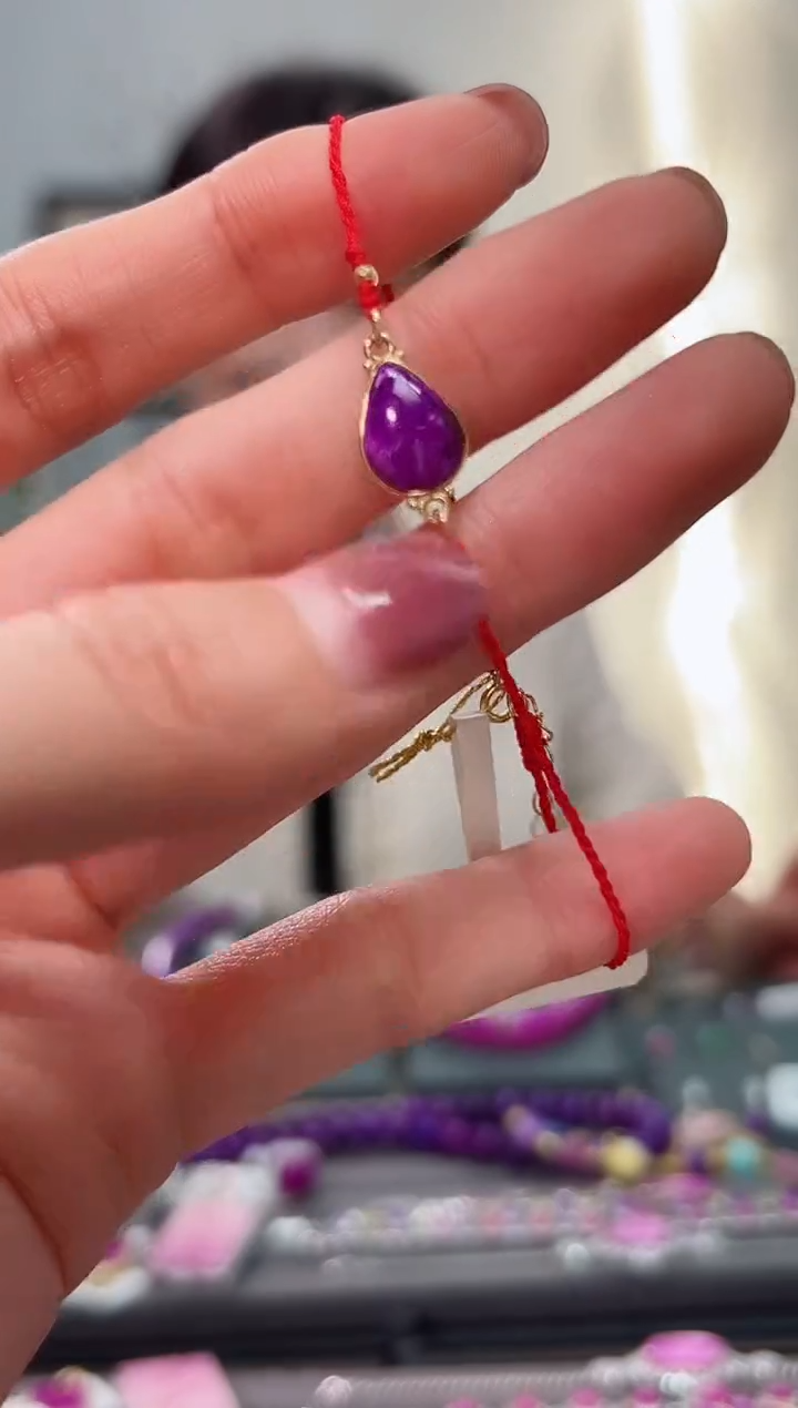 【闪购商品】18K金镶嵌苏纪石（舒俱来）手链1