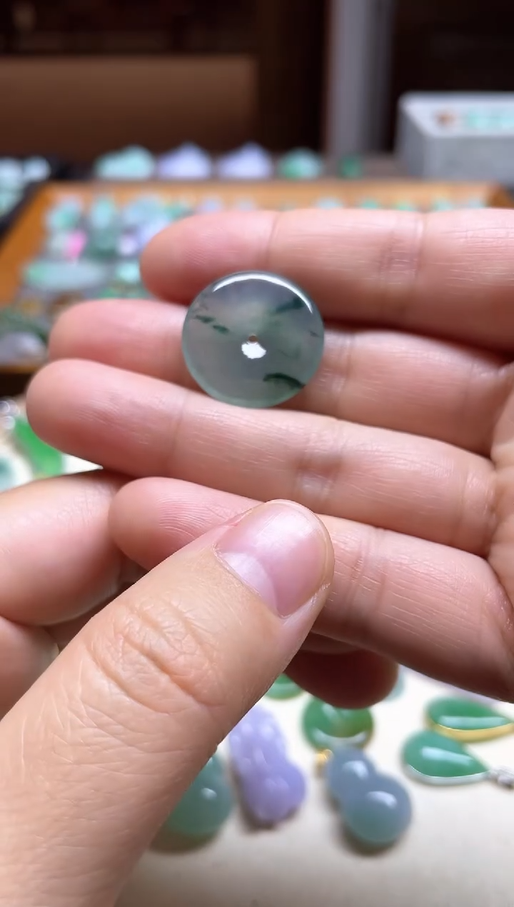 【闪购商品】翡翠颈饰未镶嵌平安扣