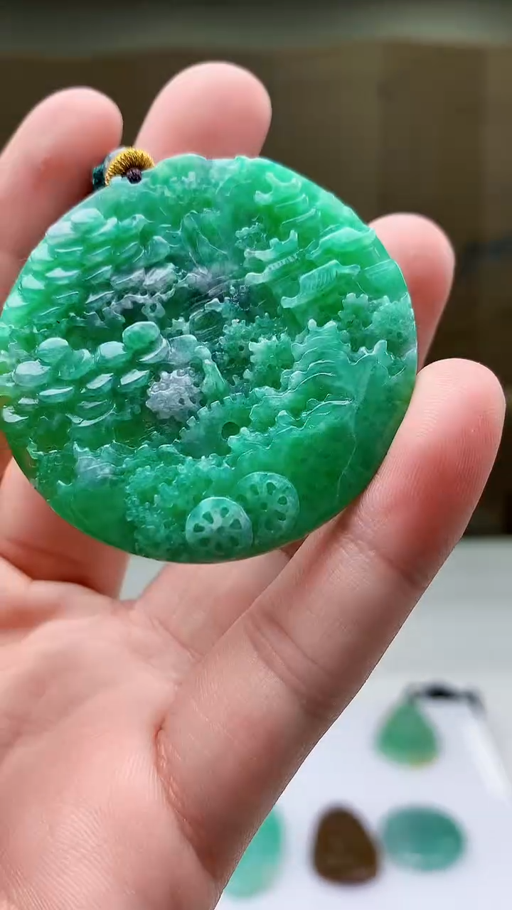 【闪购商品】定制翡翠未镶嵌4829bb-毛货挂件48