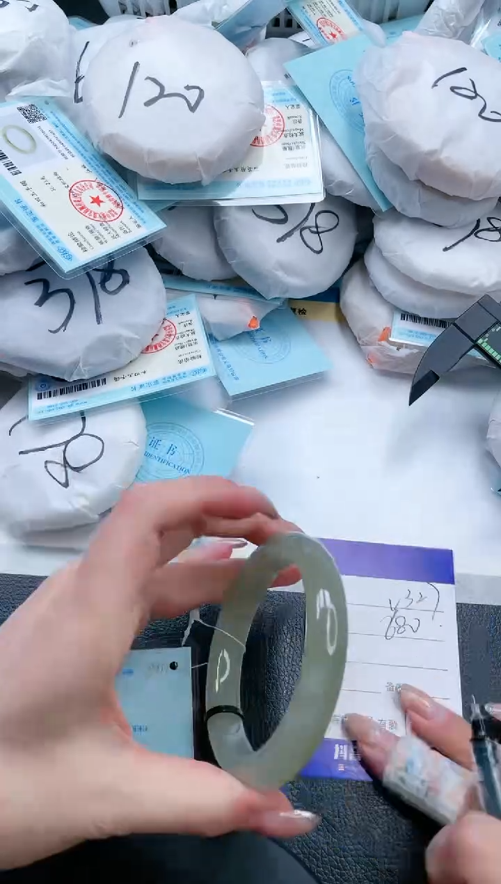 【闪购商品】和田玉手镯未镶嵌16V327-58