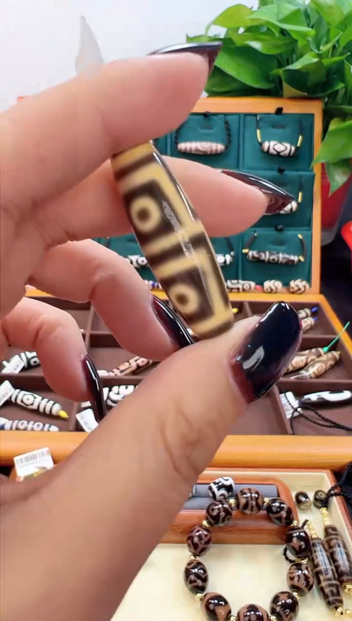 玛瑙/玉髓（覆膜）颈饰未镶嵌34.