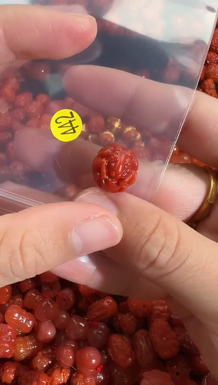 颈饰未镶嵌南红玛瑙1