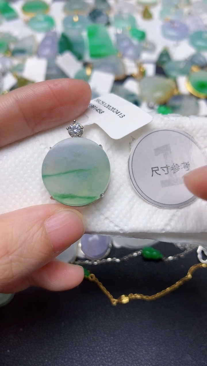 颈饰未镶嵌翡翠天然缅甸A货翡翠