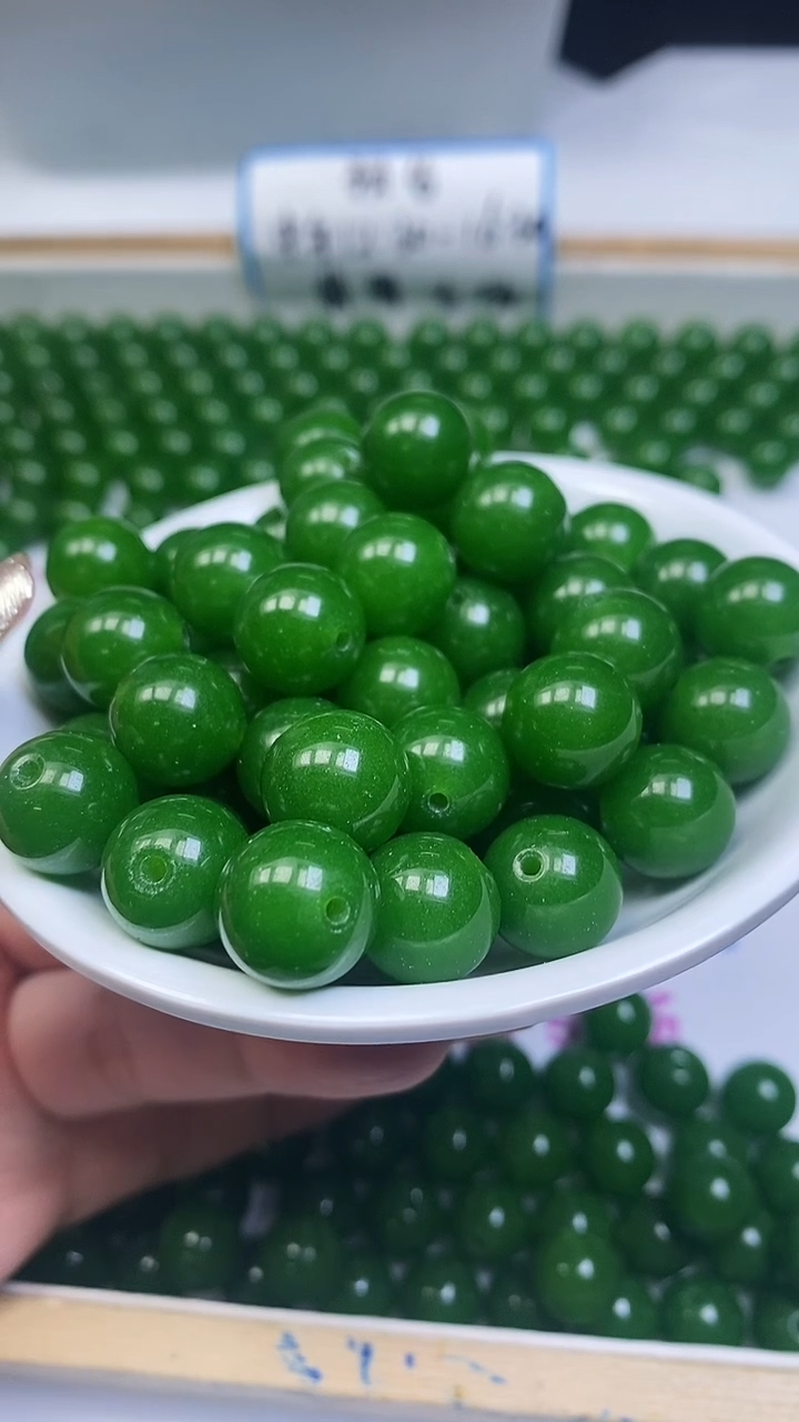未镶嵌散珠石英质玉B250 菠 菜 绿12mm6颗8.8元