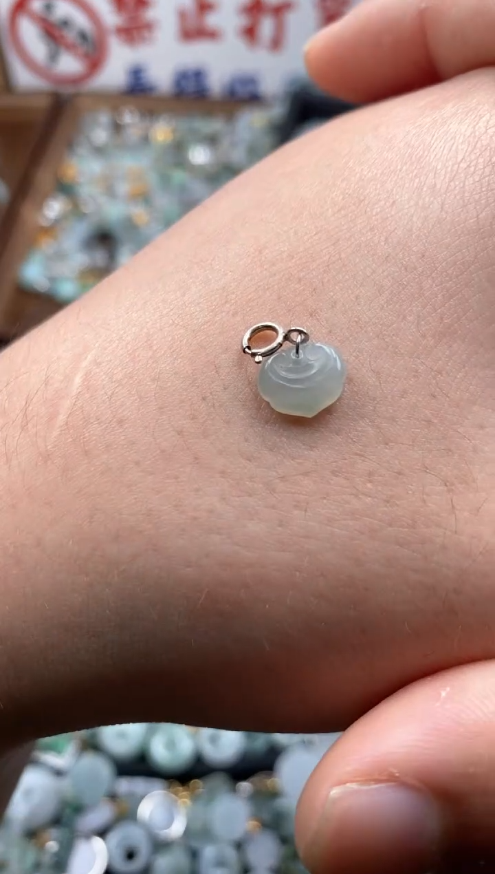 【闪购商品】翡翠颈饰未镶嵌哥哥