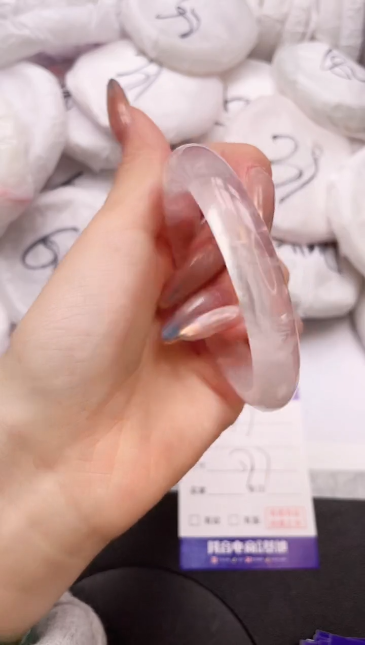 【闪购商品】石英质玉手镯未镶嵌26K197-57