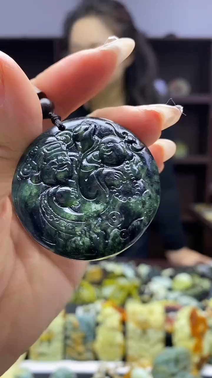 未镶嵌岫玉挂件 