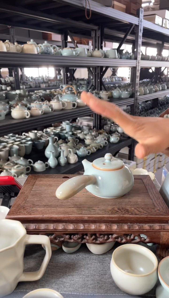 【闪购商品】瓷片天青侧把壶。。。。