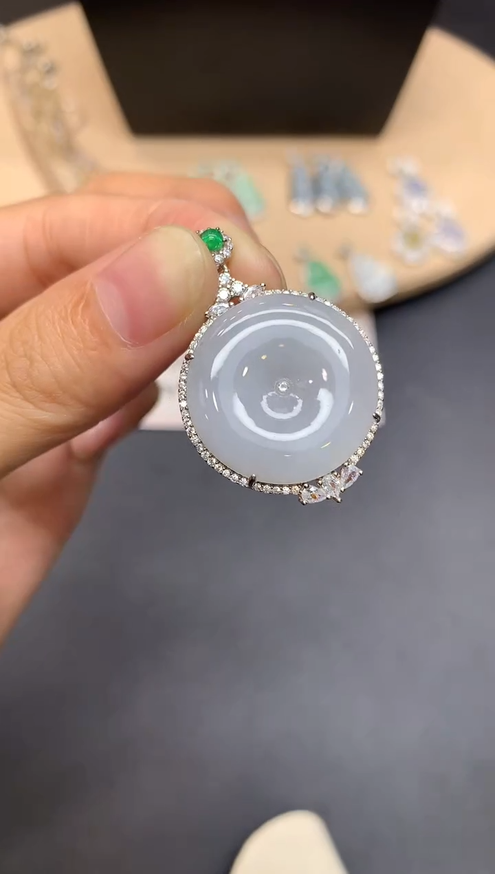 【闪购商品】翡翠吊坠(不含链)银S925镶嵌平安扣【多样性发其一】