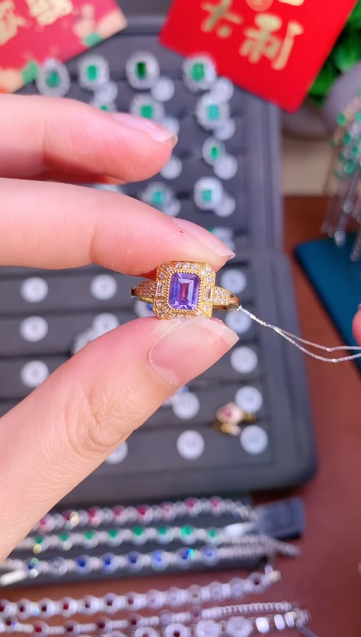 【闪购商品】蓝宝石戒指18K金镶嵌1.05CT  无烧