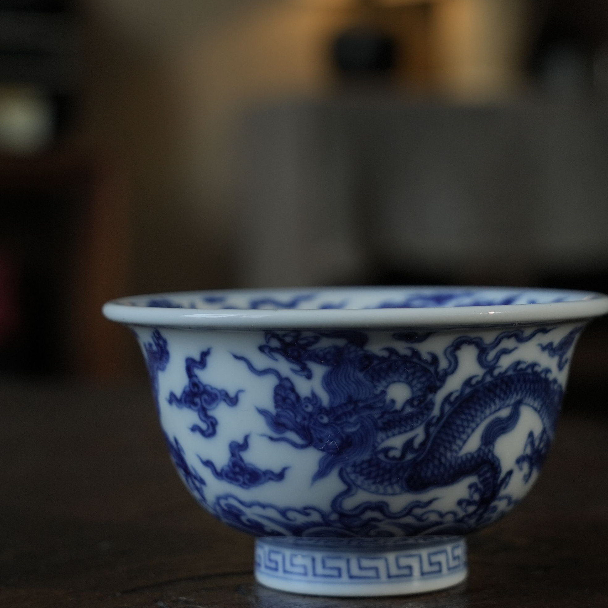 望月怀古瓷露露望月怀古五龙压手杯景德镇陶瓷手工手绘