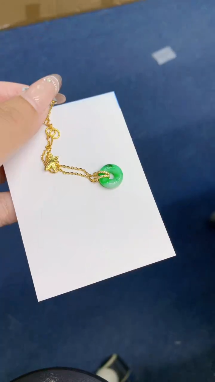 颈饰未镶嵌翡翠1