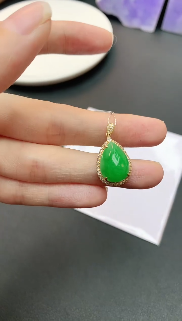 【闪购商品】翡翠颈饰18K金镶嵌赠礼盒证书 小君